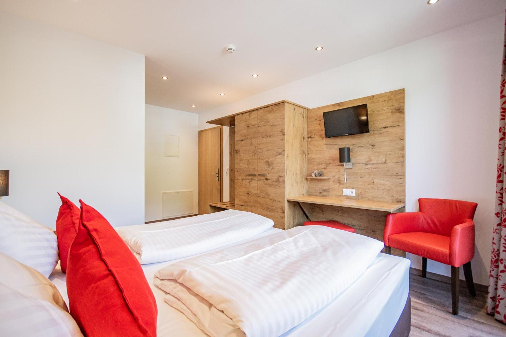 Hotel Wilder Mann Штайнах-на-Бреннер Номер фото