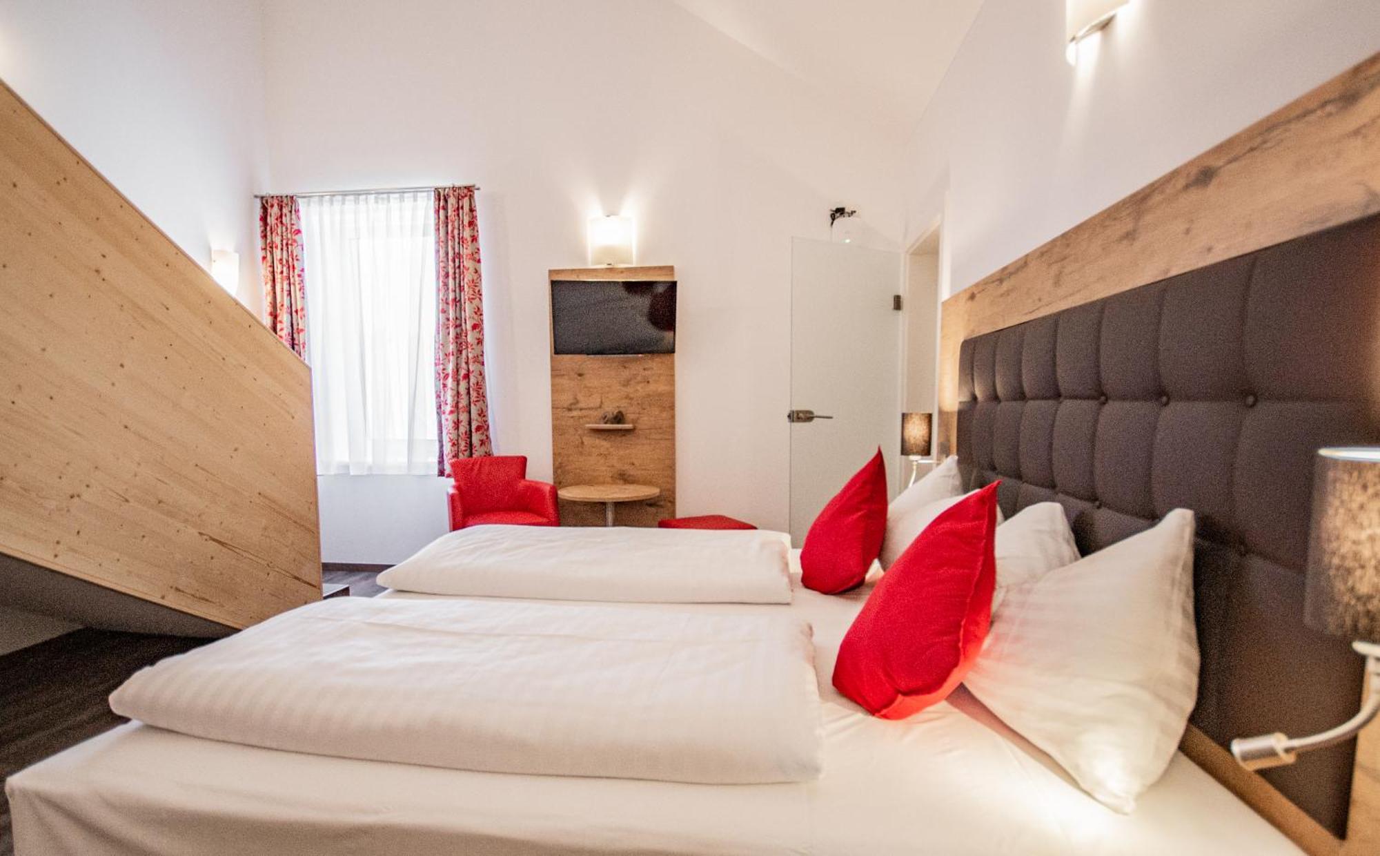 Hotel Wilder Mann Штайнах-на-Бреннер Номер фото